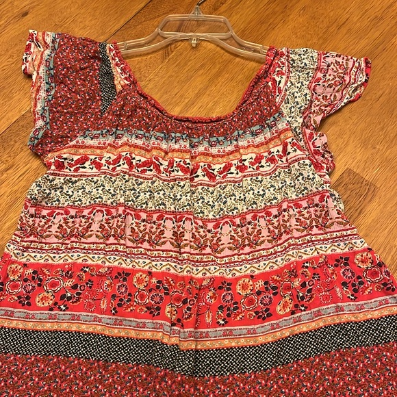 No Boundaries Tops - Women’s large bohemian coral combo colored short sleeve shirt